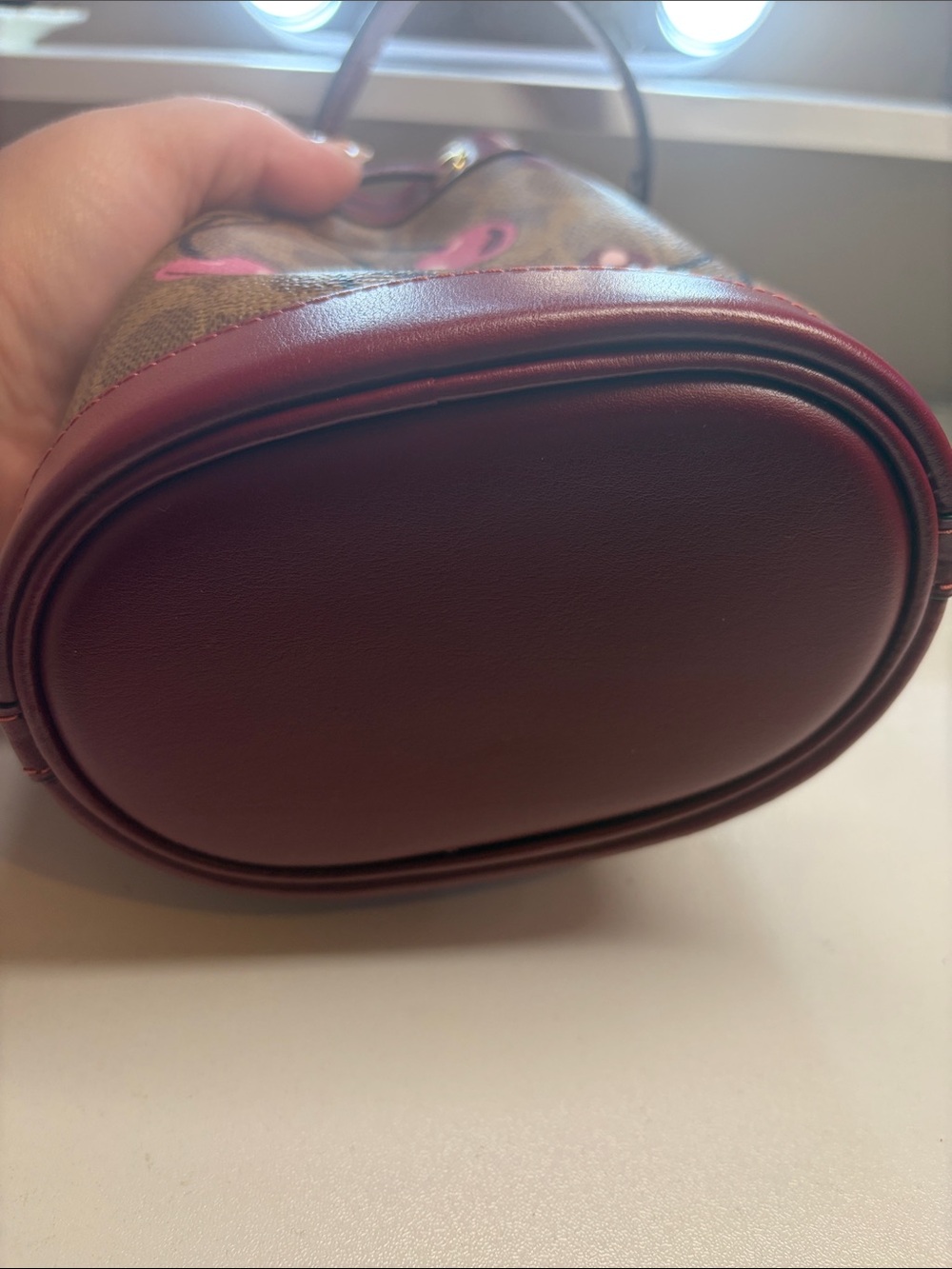 Coach mini signature cherry bucket bag - Picture 5 of 7